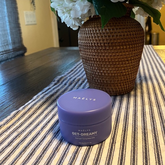 Maelys Get Dreamy Overnight Toning
Body Whip 3.4 FL Oz - Picture 2 of 3